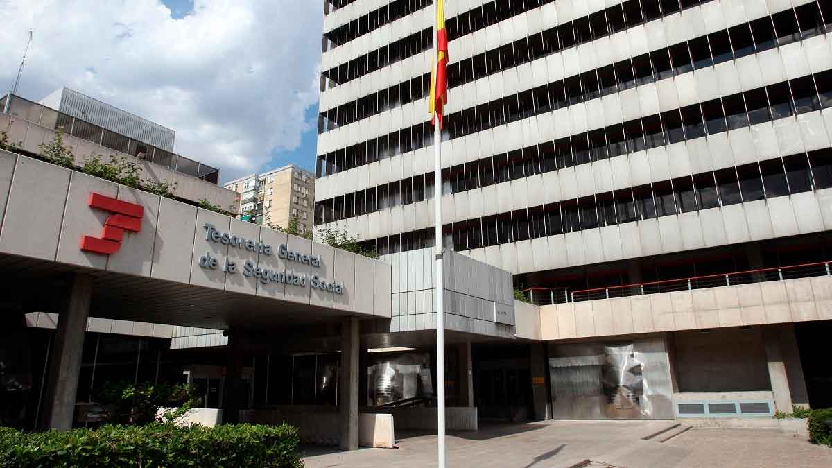 Edificio de la TGSS, sede de la Seguridad Social, relacionada con los incentivos a la contratación 2025