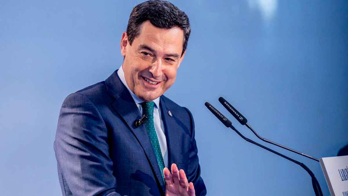 Juanma Moreno anuncia ayudas de hasta 7.200 euros para conciliación laboral de autónomos en Andalucía