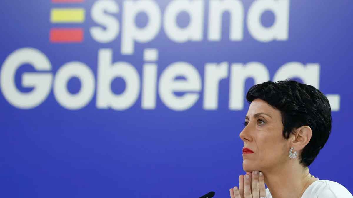 La ministra Elma Saiz durante rueda de prensa sobre el cambio que exige 36 años y medio cotizados para la pensión completa