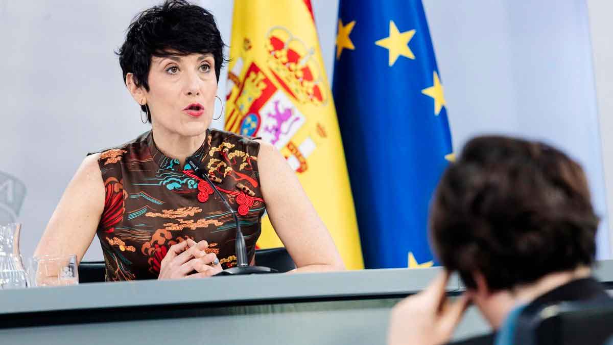 Portavoz del Gobierno durante una rueda de prensa sobre la reforma de pensiones que en 2026 descarta 24 meses de baja cotización