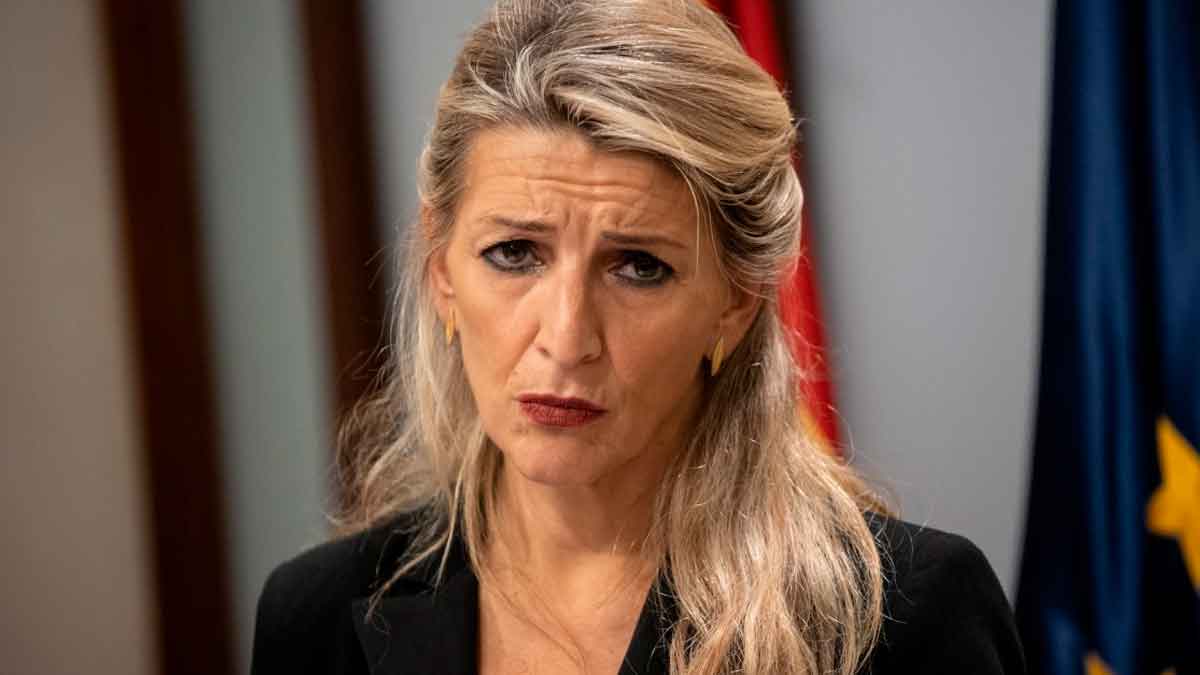 La ministra Yolanda Díaz informa de las consecuencias de incumplir artículo 299 de LGSS en ayudas del SEPE