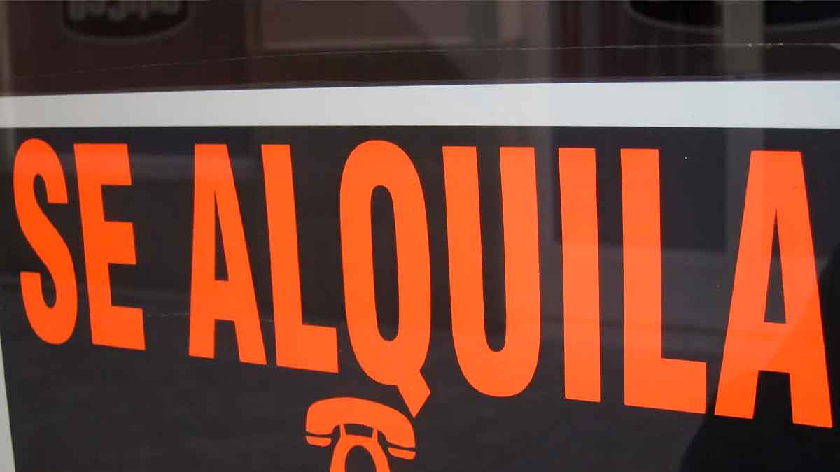 Cartel de se alquila vivienda: aviso multas de hasta 500.000 euros sin NRUA