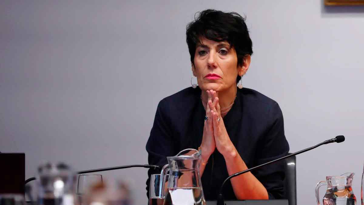 Mujer explicando cómo queda la pensión de jubilación con pocos años cotizados en la Seguridad Social