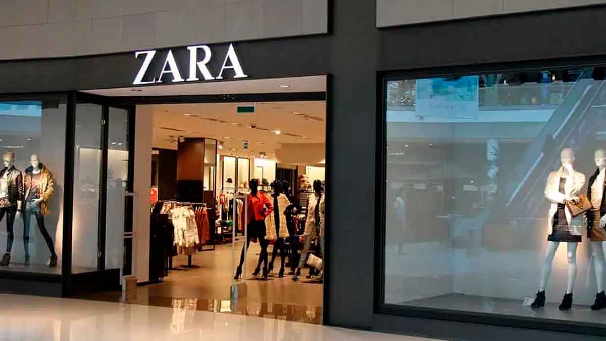 Entrada de una tienda Zara con escaparate y maniquíes, imagen que acompaña la sentencia del Supremo sobre incentivos colectivos