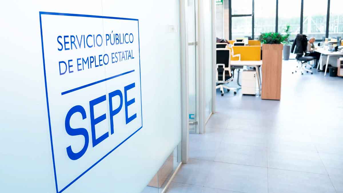 Oficina del SEPE, subsidio mensual de 570 euros para mayores de 30 años con ingresos menores a 810 euros