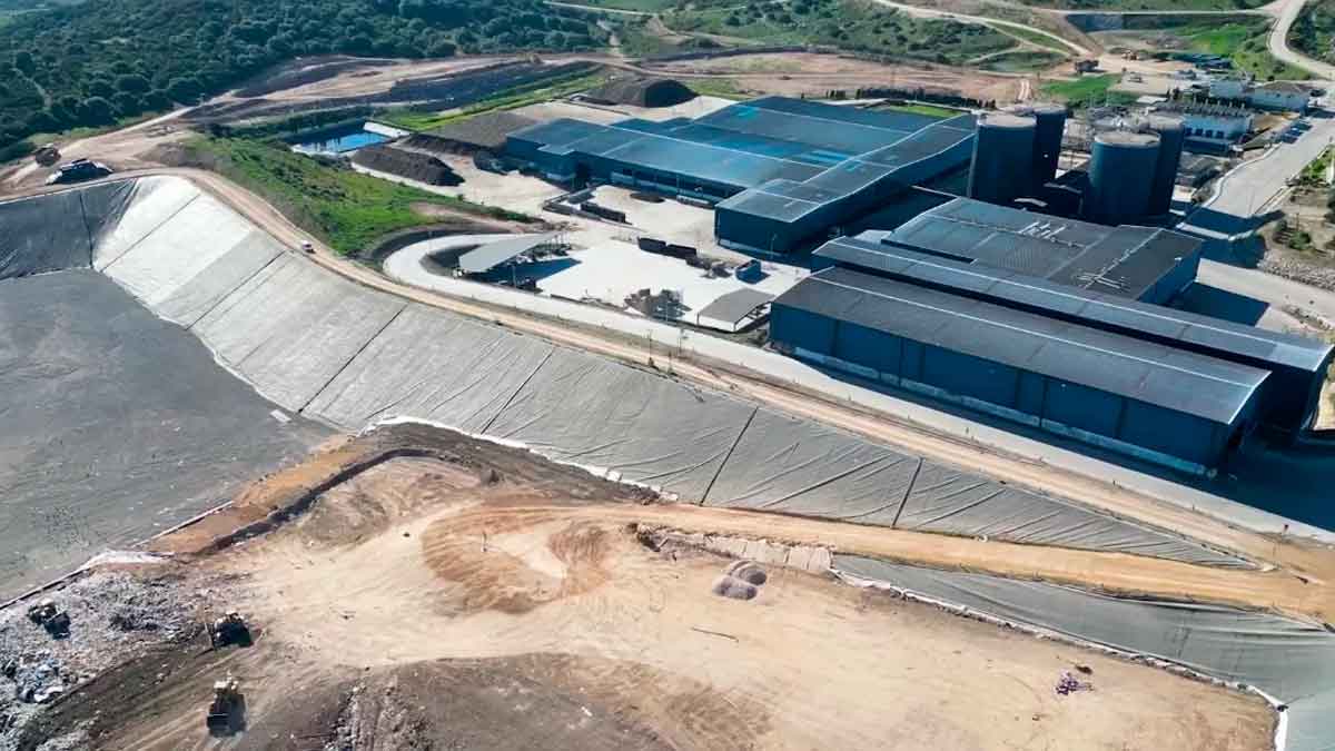 Vista aérea del complejo ambiental de Medina Sidonia en Cádiz donde Enagás y Waga Energy impulsan planta de biometano