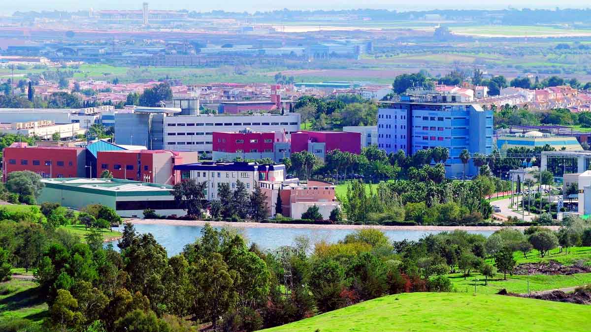 Vista del Parque Tecnológico de Málaga donde se buscan operarios de limpieza industrial en turnos rotativos