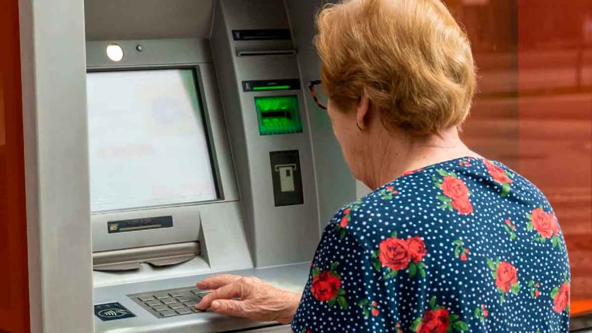 Qué día se cobra la pensión en septiembre de 2025: Bankinter y Unicaja confirman que adelantan el pago