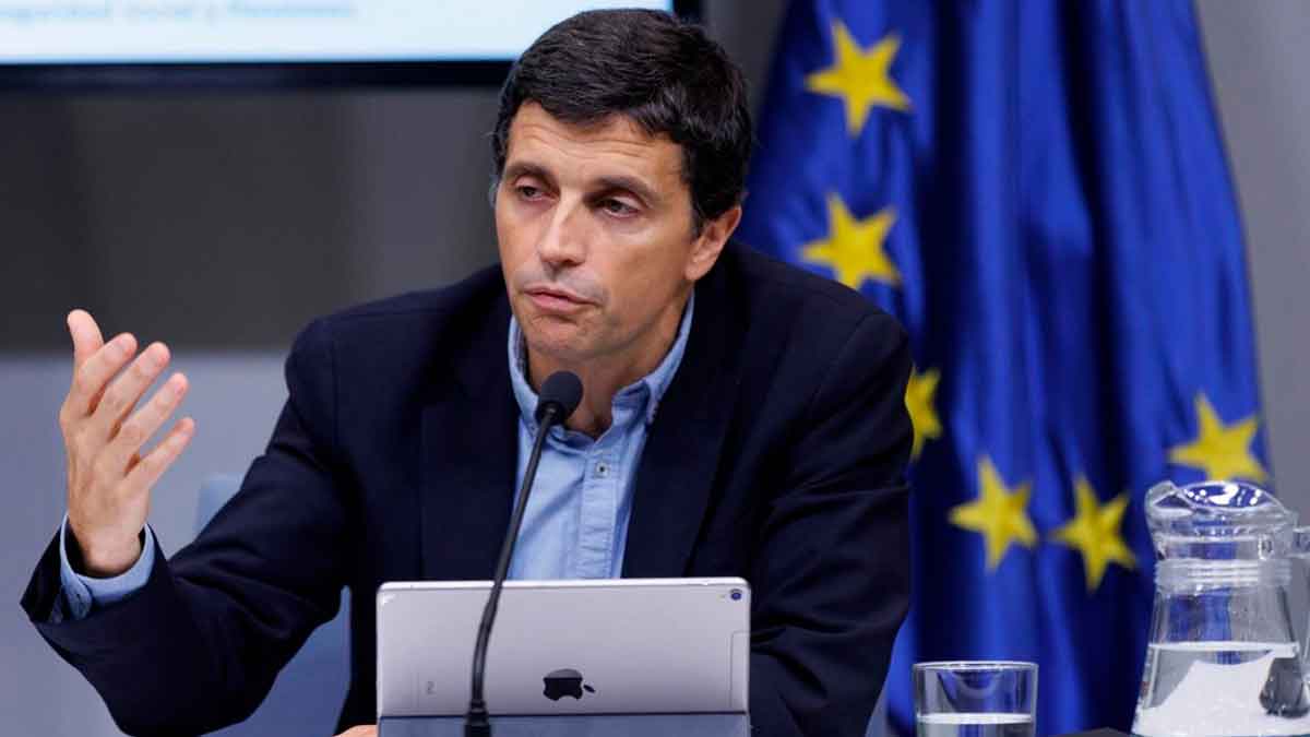 El Secretario de Estado, Borja Suárez, durante rueda de prensa sobre bajas laborales injustificadas y sanidad saturada