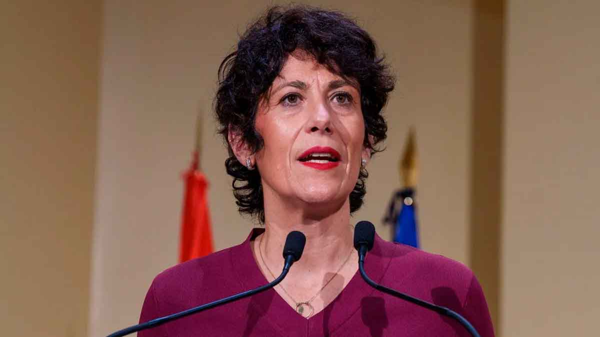 La ministra de Seguridad Social anuncia la ayuda para nacidos entre 1960 y 2002 de hasta 1.595 euros al mes