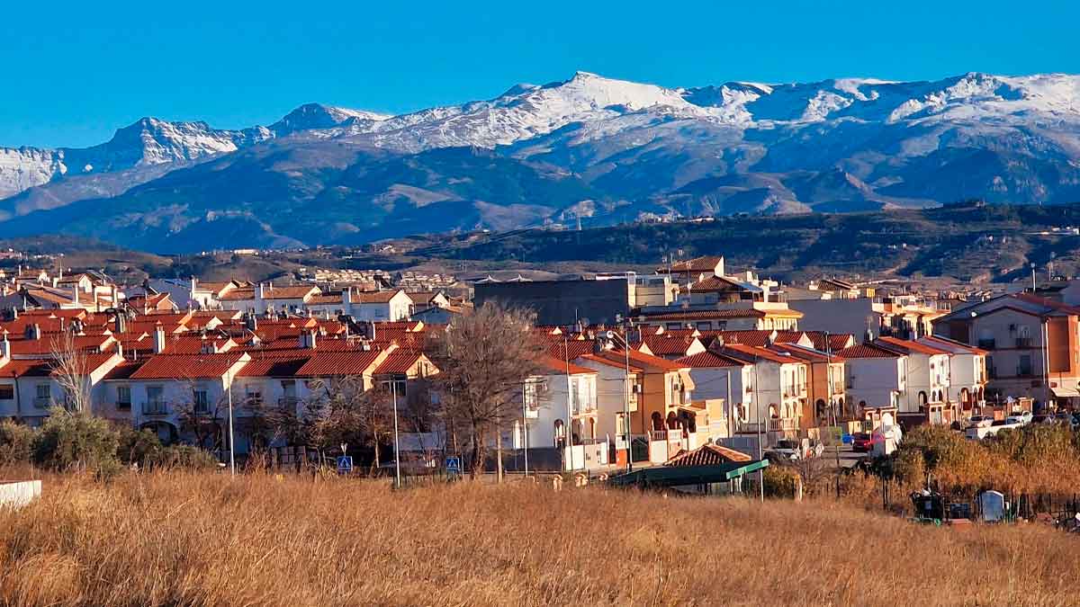 Ayuntamiento andaluz que mantiene activa una ayuda de 1.200 euros para pagar el alquiler a jóvenes y familias monoparentales