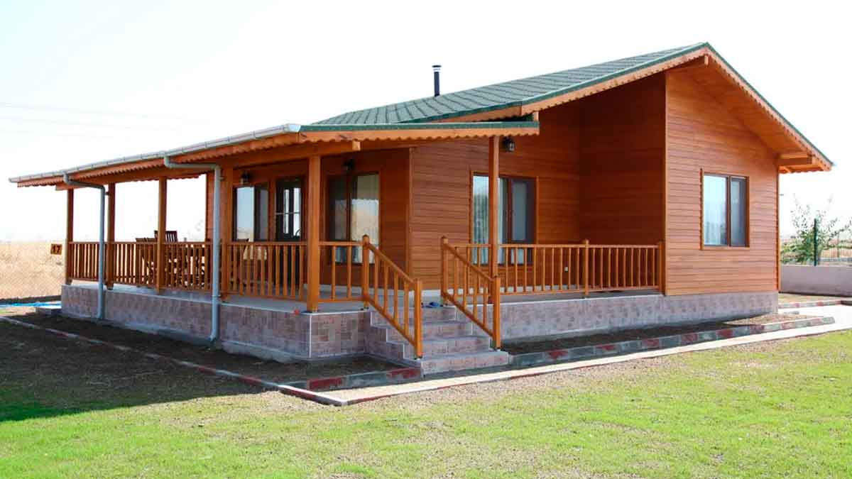 Casa prefabricada de madera en suelo rústico en Córdoba relacionada con una condena por construir sin licencia