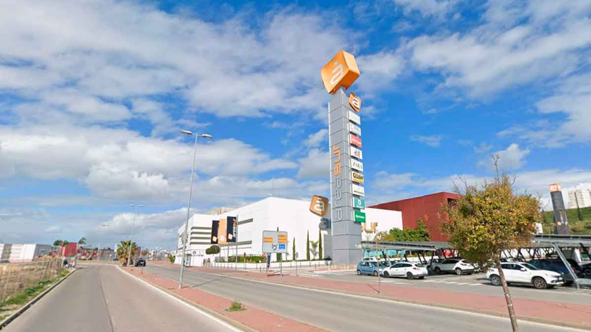 Centro Comercial Área Sur en Jerez de la Frontera con oferta de empleo Hawkers 15 horas
