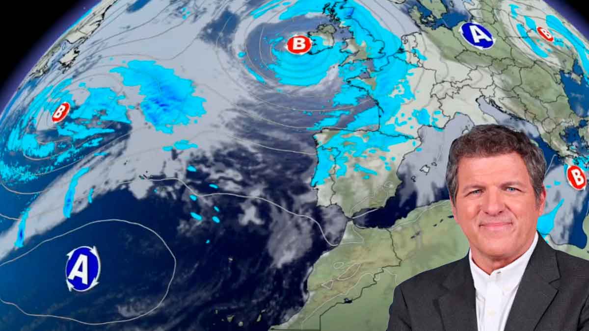 Mario Picazo junto a un mapa del tiempo con lluvias y viento previstos en España esta semana