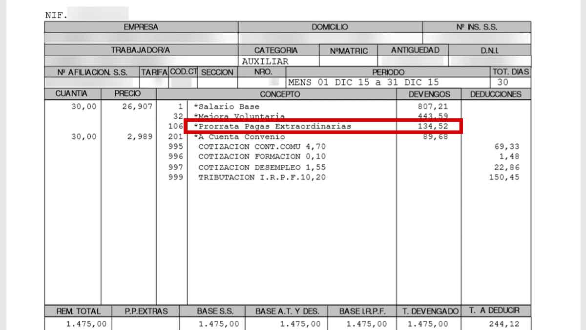 Detalle de una nómina con el concepto prorrata de pagas extraordinarias resaltado en el salario mensual