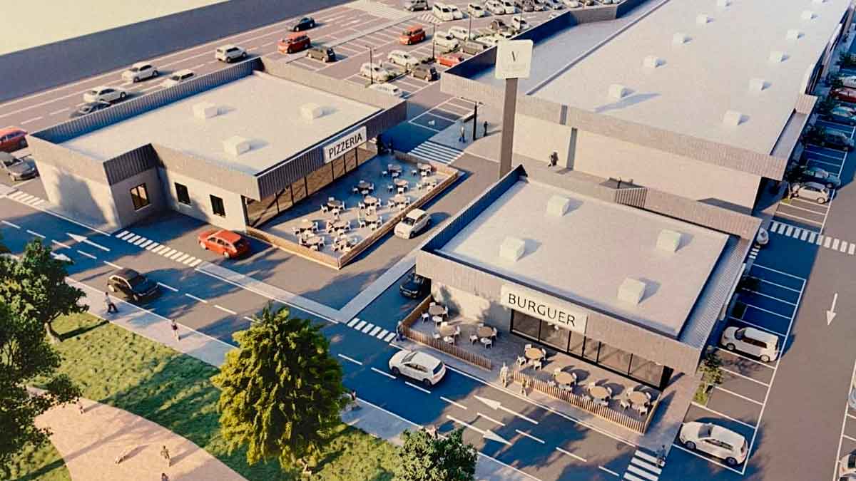 Vista del nuevo centro comercial Victoria Park en Jaén con locales de restauración y aparcamiento