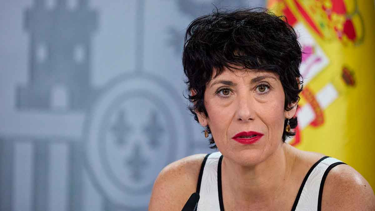 Ministra de Seguridad Social durante una rueda de prensa sobre la jubilación anticipada y las penalizaciones por cotizar 40 años