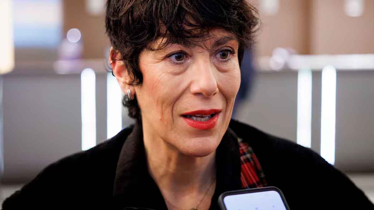 La ministra de la Seguridad Social explica las profesiones que pueden jubilarse a los 55 años sin recortes en la pensión