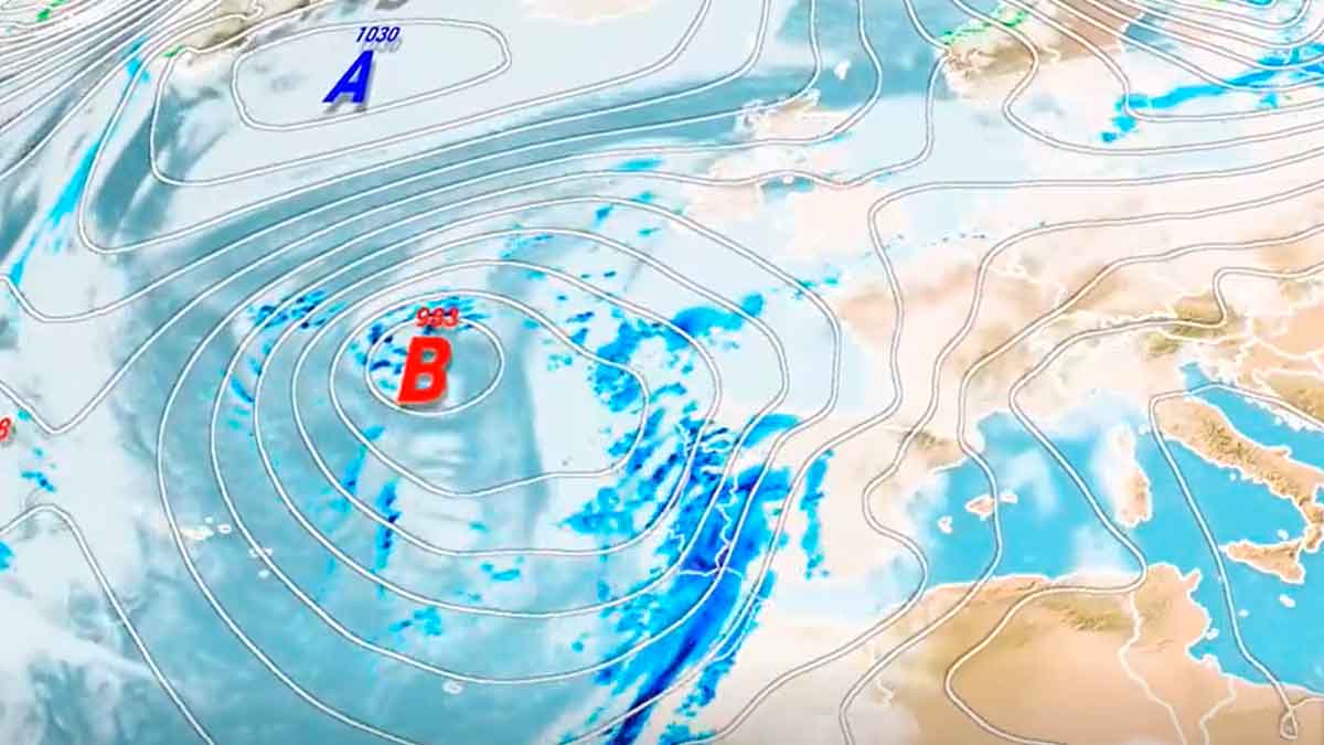 Mapa isobárico de la AEMET que muestra la borrasca Claudia acercándose a Andalucía con lluvias de barro, calima y viento fuerte