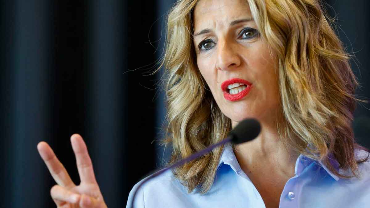 Portavoz de Sumar durante una intervención pública relacionada con la propuesta de ayuda universal de 550 euros para jóvenes