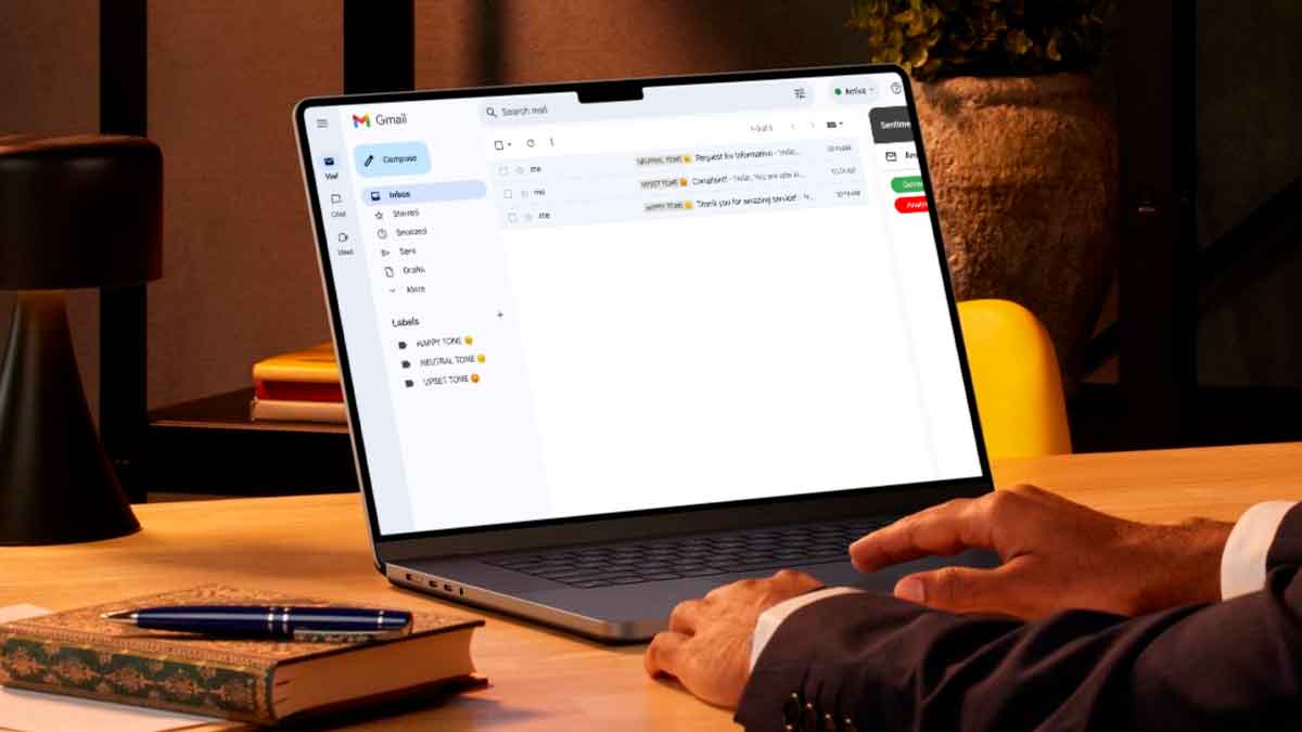 Persona utilizando Gmail en un ordenador portátil para ajustar la privacidad y evitar que la IA de Google lea los correos