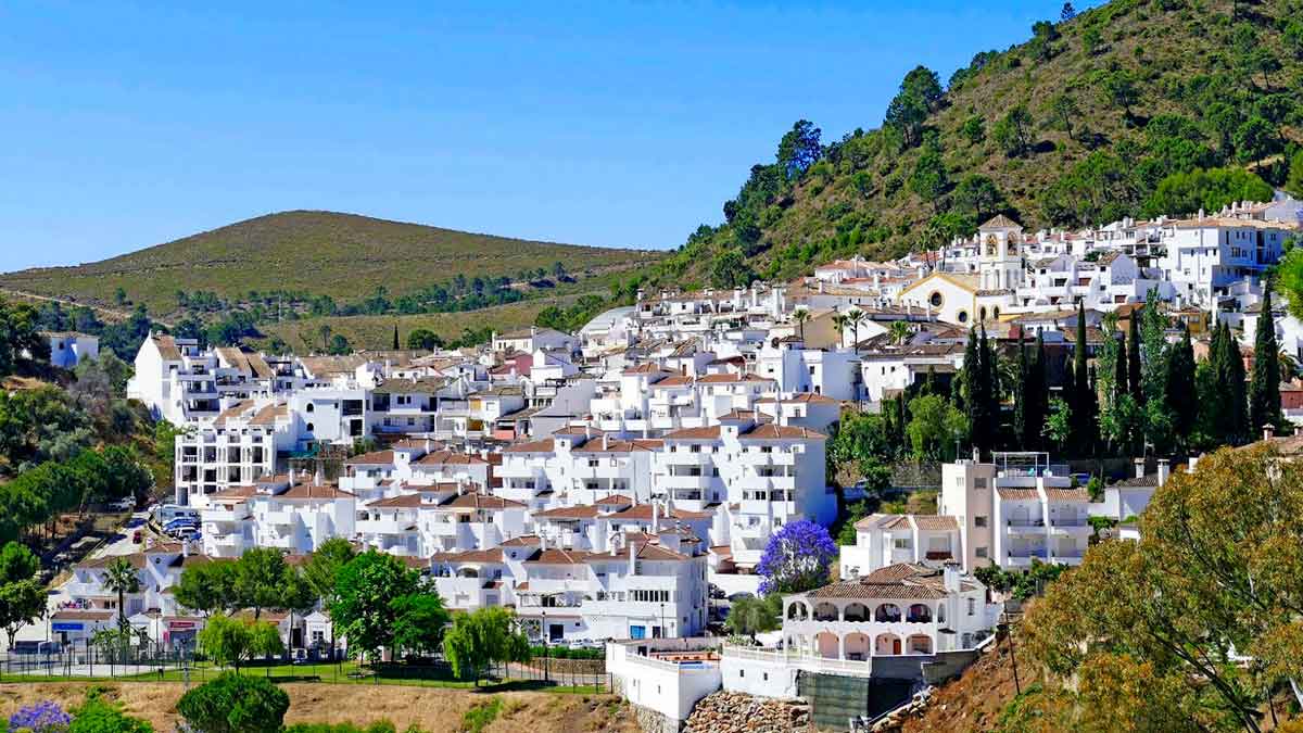 Vista panorámica de Benahavís, el pueblo más rico de la Costa del Sol según Hacienda