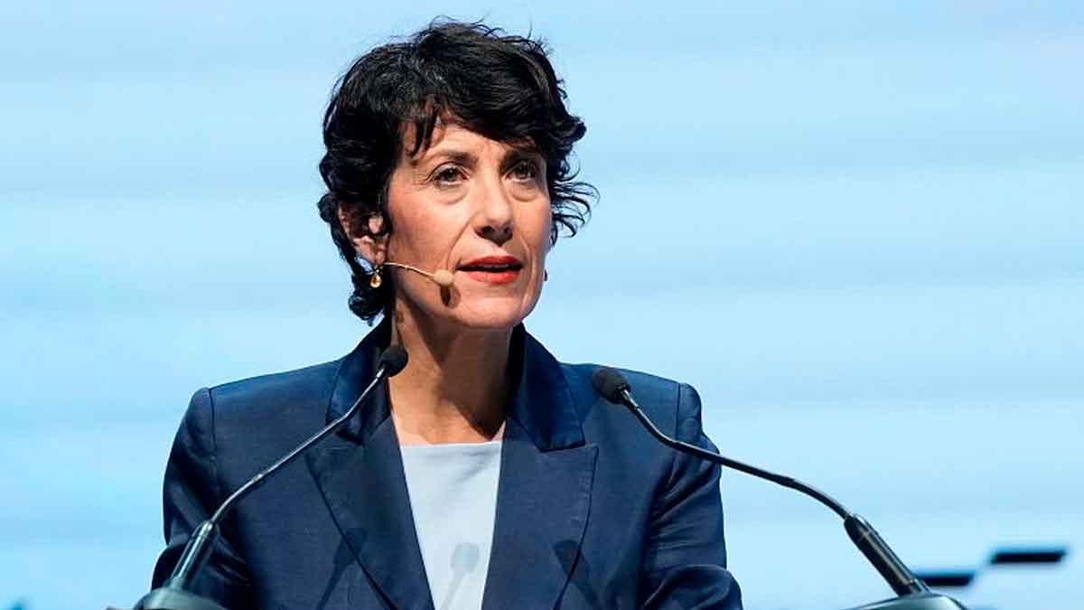 Portavoz institucional durante una comparecencia sobre la jubilación en la Seguridad Social