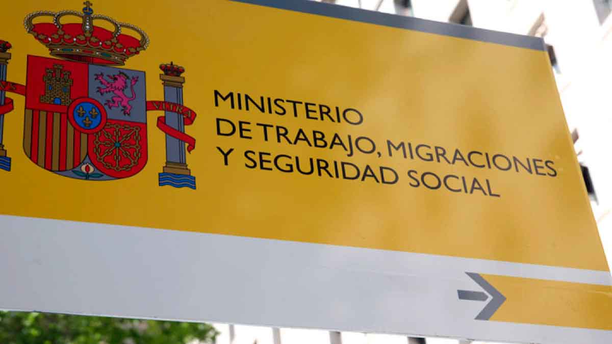 Cartel del Ministerio de Trabajo, Migraciones y Seguridad Social de España