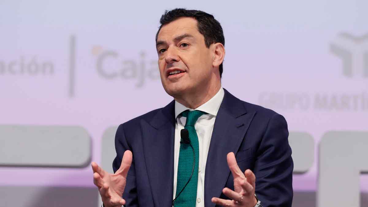 Juanma Moreno anunciando cambios fiscales sobre la deducción por alquiler en el IRPF