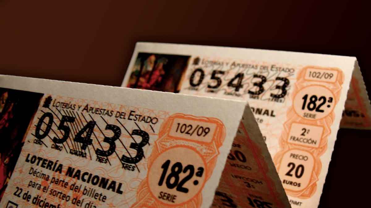 Décimos de Lotería de Navidad utilizados en participaciones compartidas