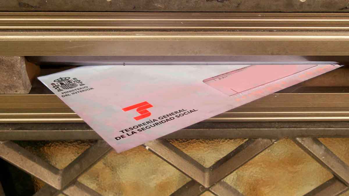 Carta de la Seguridad Social enviada a pensionistas con información sobre la revalorización de las pensiones en enero