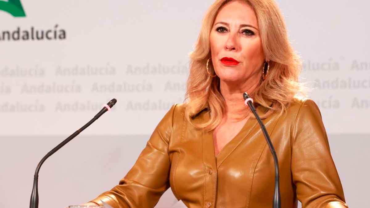 La consejera Carolina España, anunciando el aumento del complemento para pensiones no contributivas en 2026