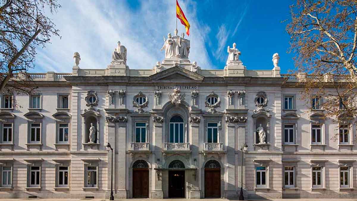 Fachada del Tribunal Supremo de España que reafirma el cómputo de permisos retribuidos en días laborables
