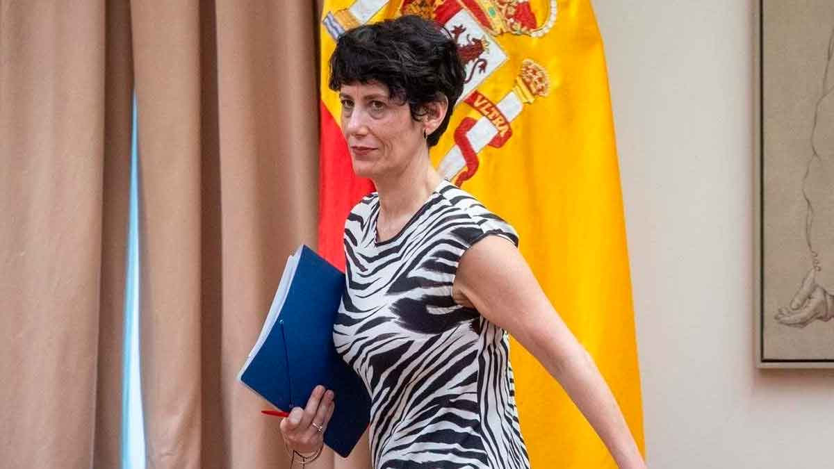 Representante del Gobierno durante un acto institucional relacionado con la Seguridad Social y la reforma laboral