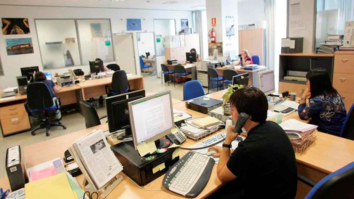 La jornada de 35 horas avanza en la AGE y beneficiará a unos 15.000 empleados en Andalucía