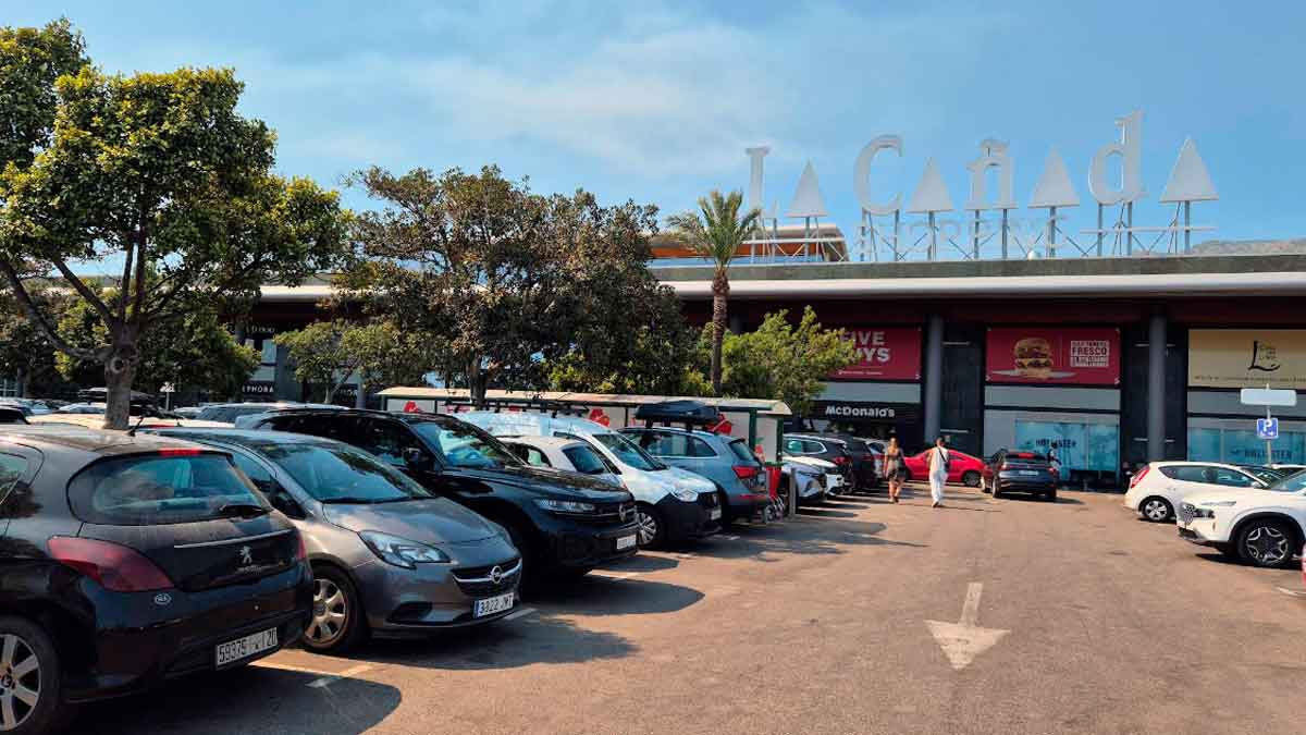 Se busca personal para trabajar en CC La Cañada de Marbella (Málaga): 40 horas semanales