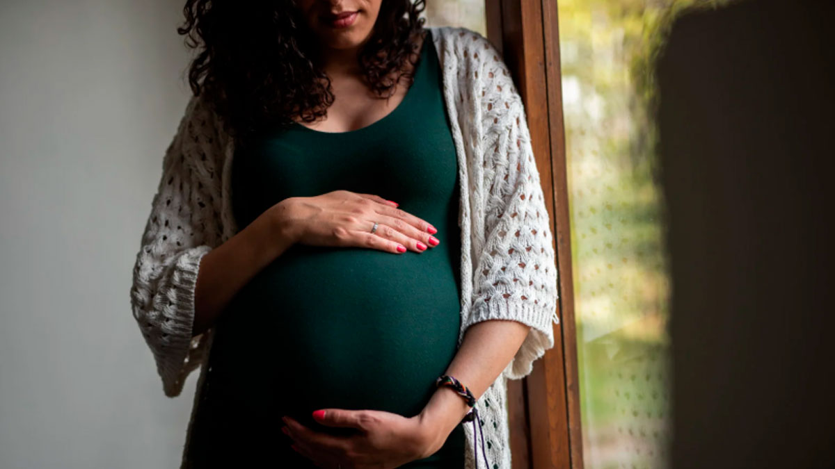 Una trabajadora embarazada logra 25.000 euros tras su despido