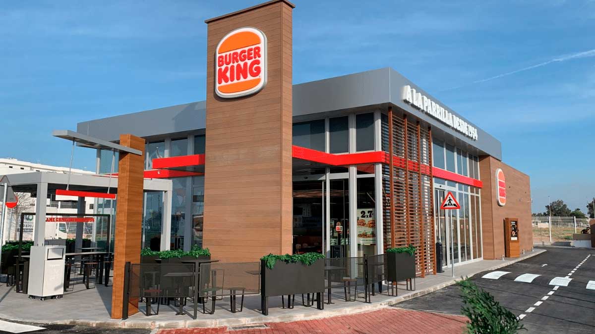 Fachada de un restaurante Burger King, empresa relacionada con un despido declarado improcedente