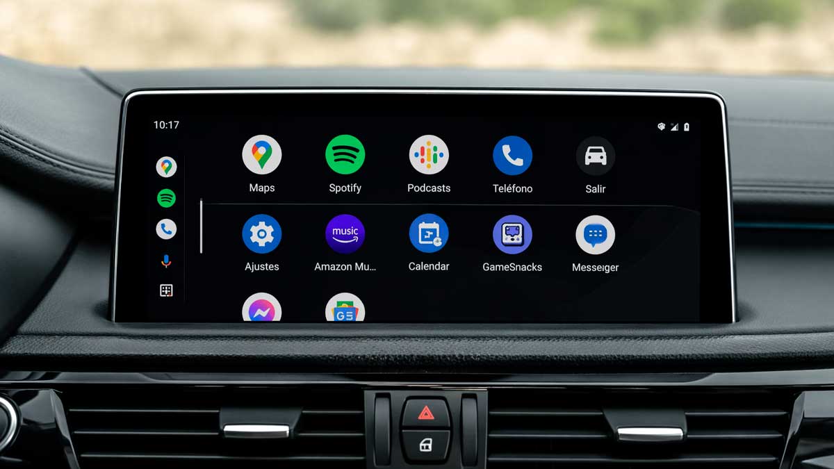 Pantalla de coche con aplicaciones y funciones digitales por suscripción