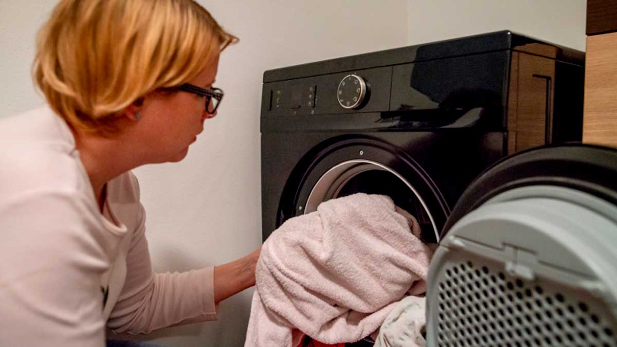 Poner la lavadora por la noche puede acabar en una multa de hasta 3.000 euros