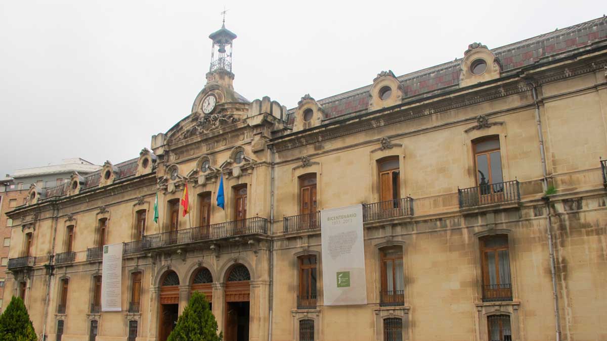 Jaén mantiene abiertas en 2026 las Ayudas Económicas Familiares para alimentación, estudios y salud