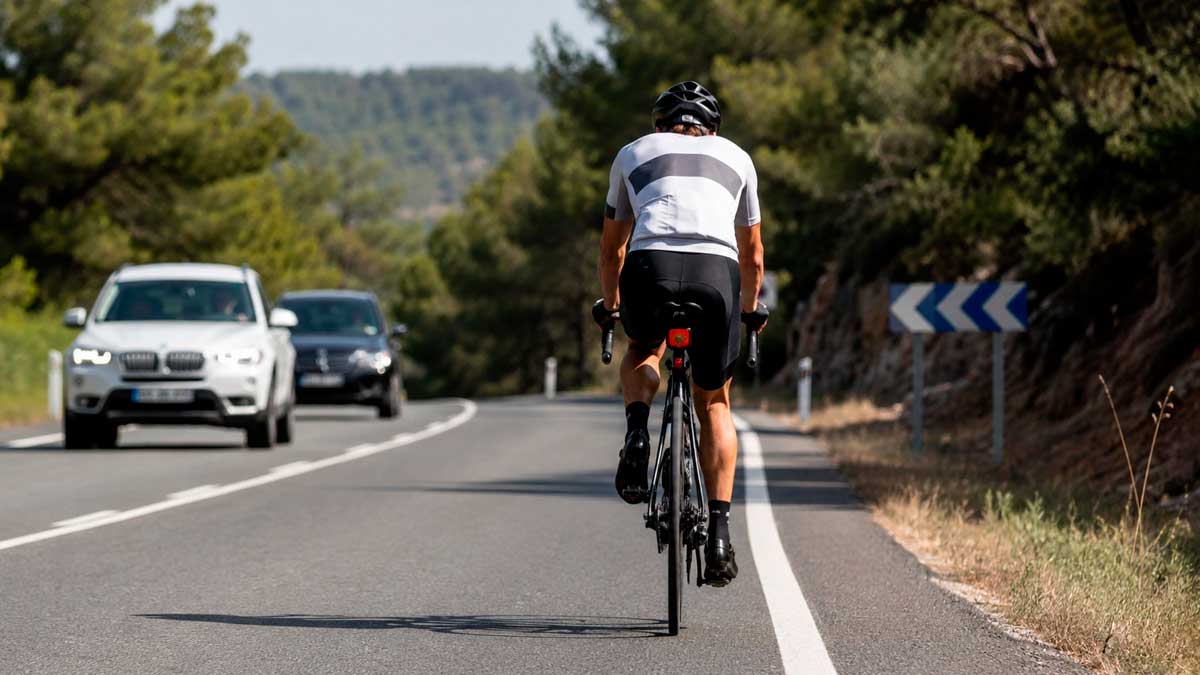 La DGT avisa a los ciclistas de cuatro normas básicas para evitar accidentes - Andalucía Informa