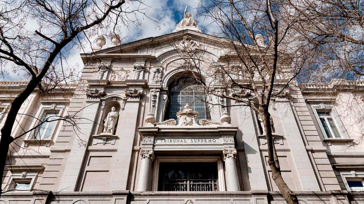 Fachada del Tribunal Supremo relacionada con subsidio e incapacidad total para mayores de 52 años